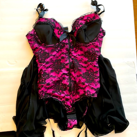 Ravenware Other - RAVENWARE Bodysuit/Bustier/Garter Belt w/Skirt, Costume: Plus Size 1XL